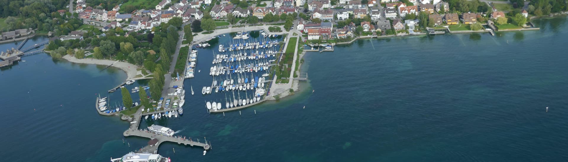 luftaufnahme Hafen Unteruhlidngen am Bodensee
